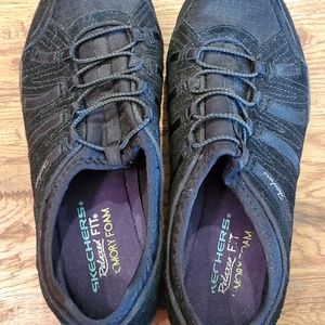 Skechers relaxed fit memory foam size 7